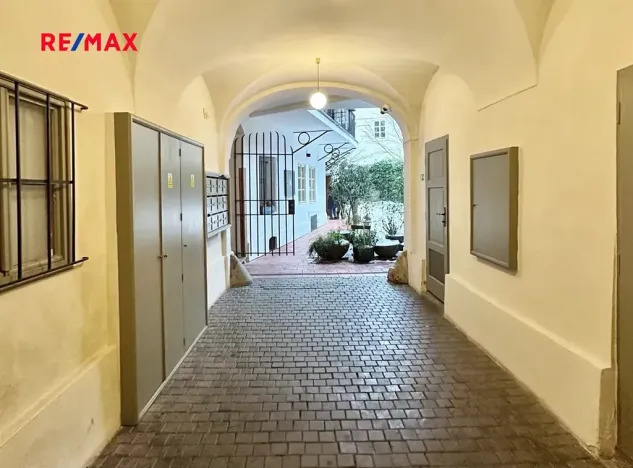 Pronájem bytu 1+1, Praha - Staré Město, Anežská, 39 m2