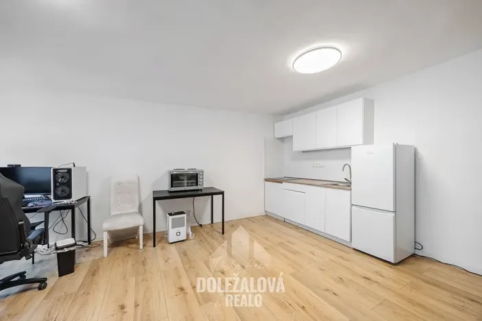Pronájem bytu 1+kk, Jihlava, Kosmákova, 36 m2