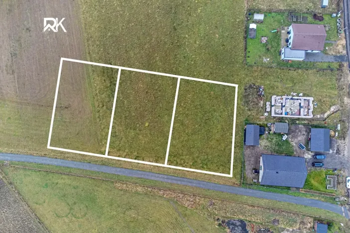 Prodej pozemku pro bydlení, Uhersko, 944 m2