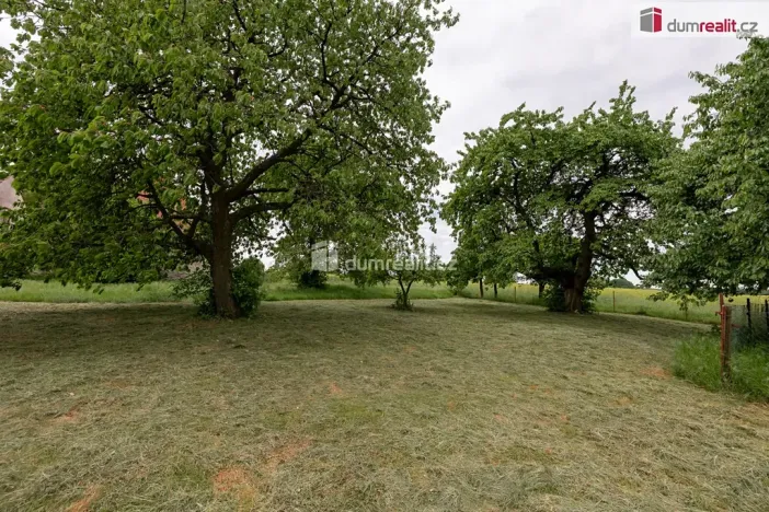 Prodej zahrady, Řepín, 1647 m2