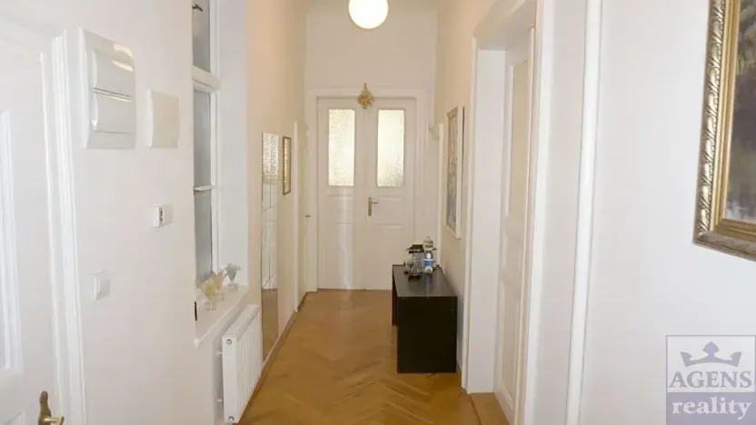 Pronájem kanceláře, Praha - Nové Město, Fügnerovo náměstí, 110 m2