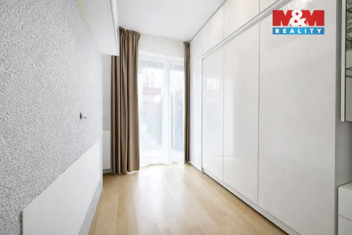 Prodej bytu 1+kk, Praha - Pitkovice, Penízovková, 37 m2