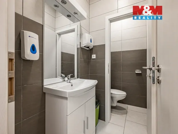 Pronájem kanceláře, Divišov, Horní náměstí, 83 m2