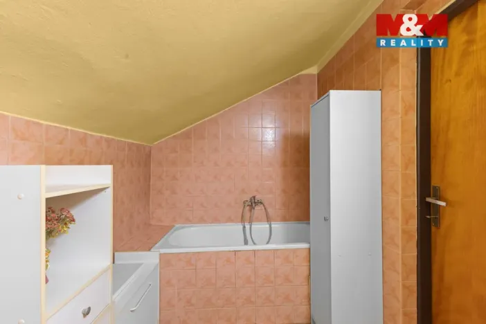 Prodej rodinného domu, Hřebeč, Opletalova, 184 m2