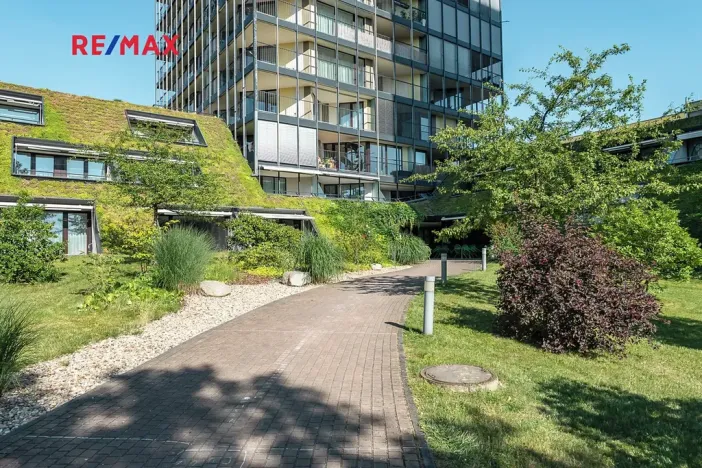 Pronájem bytu 2+kk, Praha - Žižkov, Ke kapslovně, 64 m2