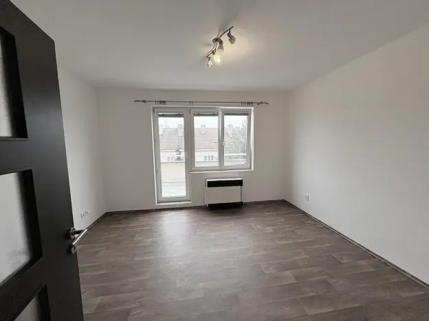 Pronájem bytu 1+kk, Praha - Michle, Počátecká, 27 m2