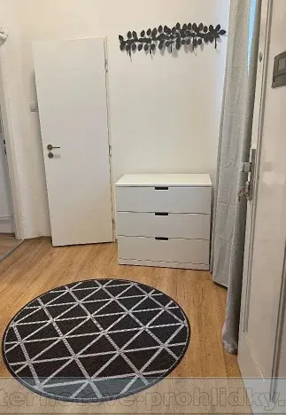 Pronájem bytu 2+kk, Praha - Libeň, náměstí Dr. Václava Holého, 44 m2