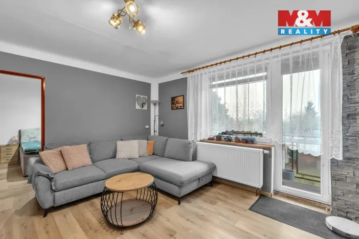 Prodej bytu 3+1, Budčeves, 60 m2