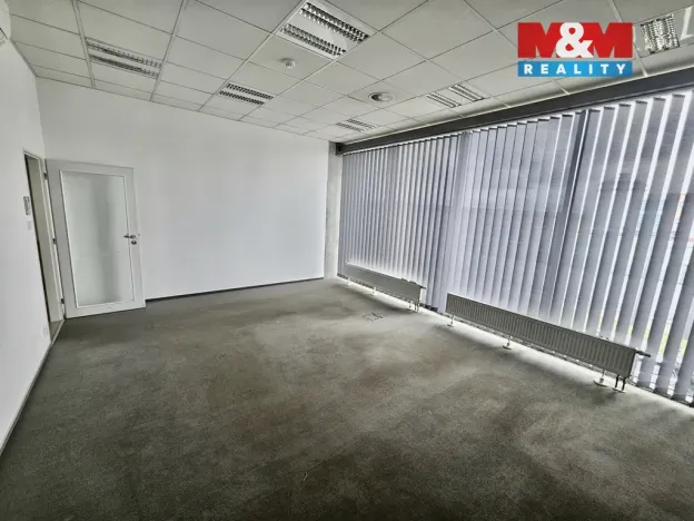 Pronájem kanceláře, Nupaky, Komerční, 100 m2