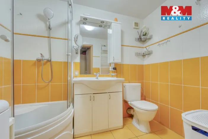 Prodej bytu 3+kk, Šestajovice, Komenského, 78 m2