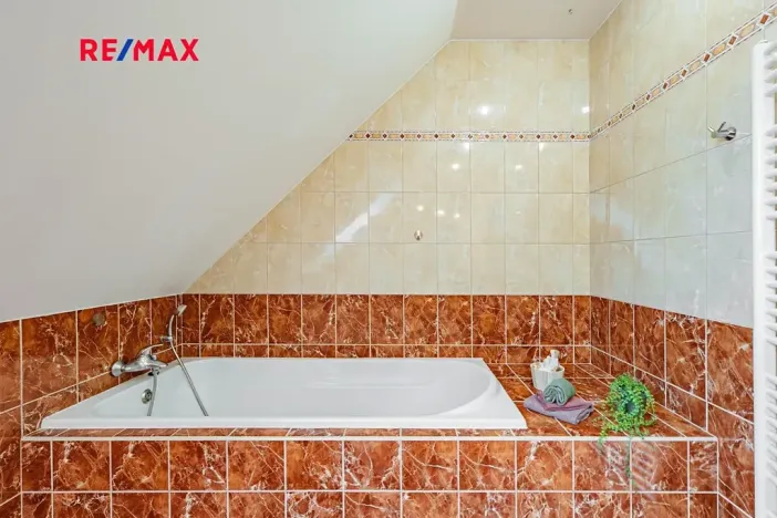 Prodej bytu 4+1, Jindřichův Hradec, Miřiovského, 140 m2