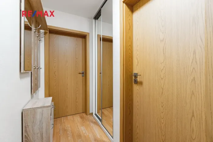 Prodej bytu 1+kk, Hostivice, Ječná, 32 m2