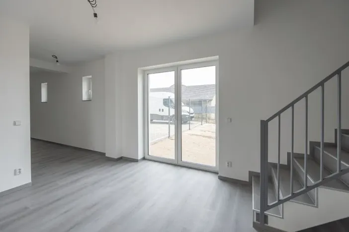 Prodej bytu 3+kk, Skorkov - Podbrahy, 103 m2