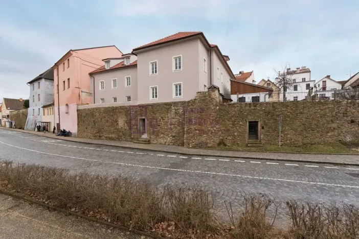 Pronájem bytu 2+kk, Jindřichův Hradec, nám. Míru, 39 m2