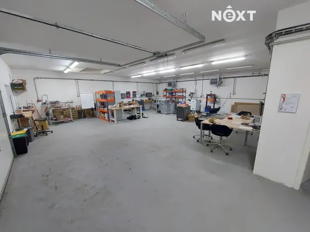 Prodej výrobních prostor, Hluboká nad Vltavou, 786 m2