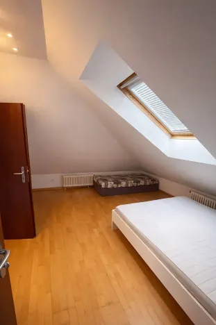 Pronájem bytu 2+kk, Praha - Kobylisy, Mirovická, 58 m2
