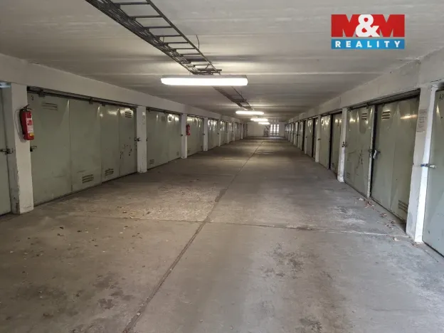 Pronájem garáže, Pardubice - Polabiny, kpt. Bartoše, 18 m2