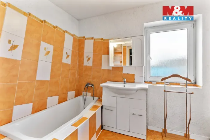 Prodej rodinného domu, Chomutice, 132 m2