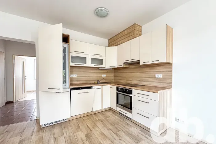 Pronájem bytu 2+kk, Karlovy Vary, Na Rolavě, 43 m2