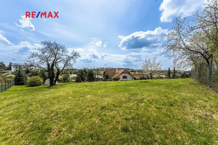 Prodej pozemku pro bydlení, Praha - Lochkov, 1550 m2