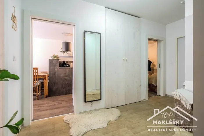 Prodej bytu 2+kk, Břežany II, 56 m2