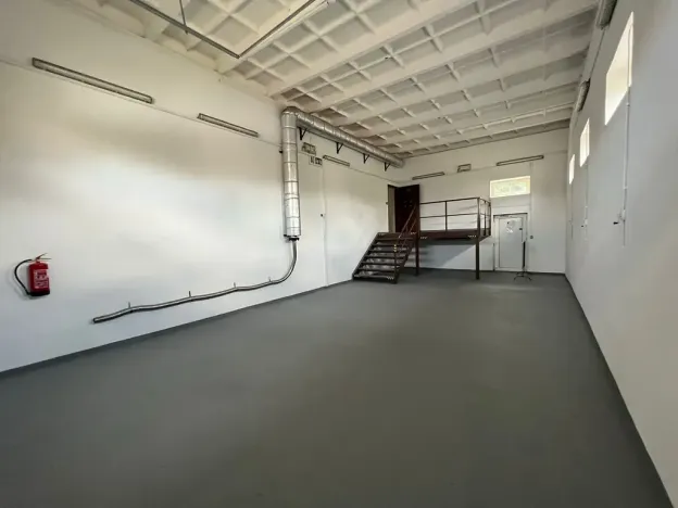 Prodej obchodního prostoru, Praha - Horní Počernice, Komárovská, 210 m2