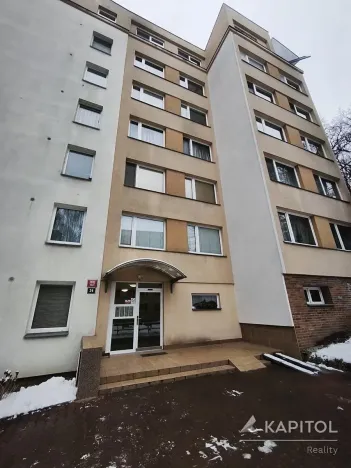 Pronájem bytu 1+1, Praha - Kobylisy, Šimůnkova, 31 m2