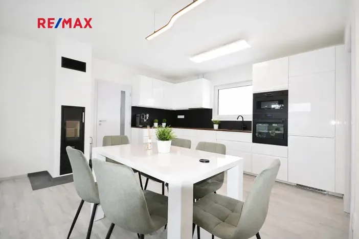 Prodej rodinného domu, Dobrovíz, 61 m2