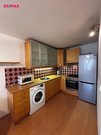 Pronájem bytu 2+kk, Kladno, Italská, 40 m2