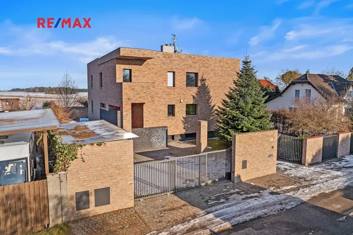 Prodej vily, Praha - Klánovice, Zádražanská, 330 m2