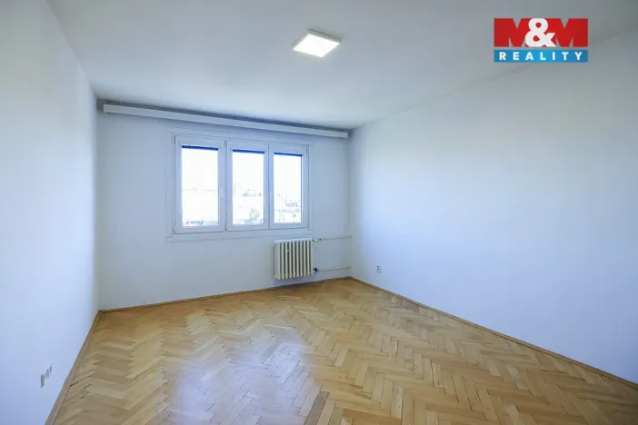 Pronájem bytu 1+1, Plzeň - Doubravka, Železničářská, 41 m2