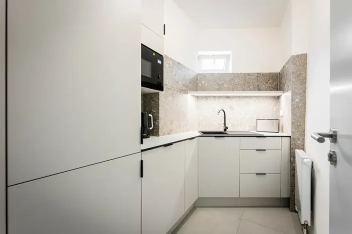 Pronájem kanceláře, Praha - Strašnice, Třebohostická, 122 m2