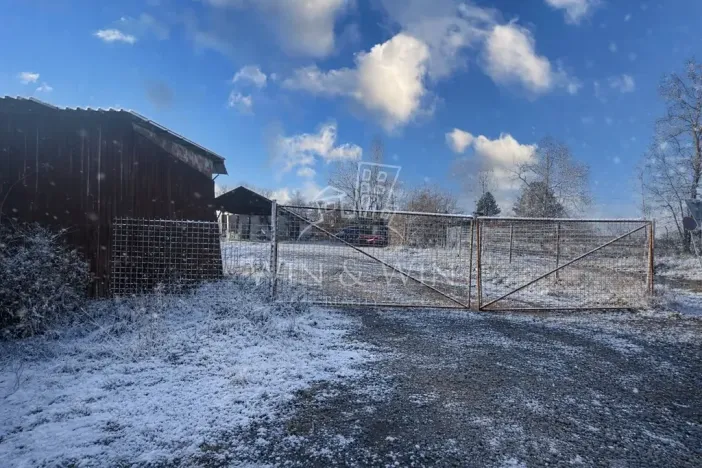 Pronájem komerčního pozemku, Praha - Horní Počernice, Ve žlíbku, 500 m2