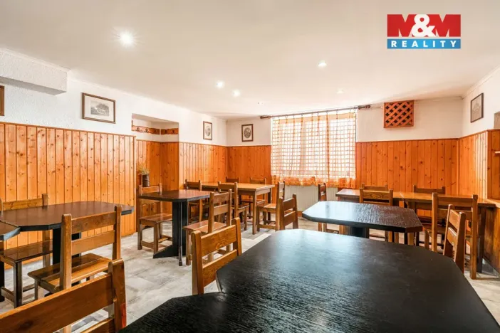 Prodej restaurace, Velké Březno, 700 m2