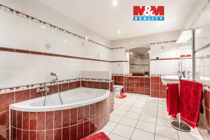 Prodej rodinného domu, Velké Březno, 700 m2