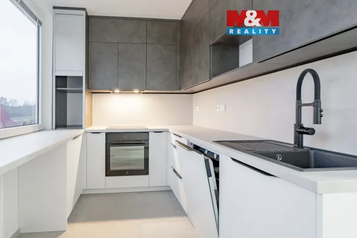 Prodej bytu 3+1, Písek - Hradiště, K Háječku, 74 m2