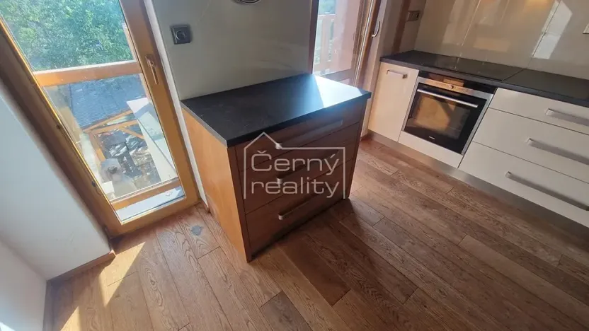 Pronájem bytu 4+kk, Pardubice, V Ráji, 350 m2