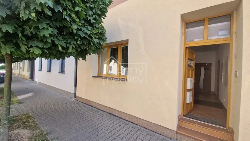 Pronájem bytu 4+kk, Pardubice, V Ráji, 350 m2