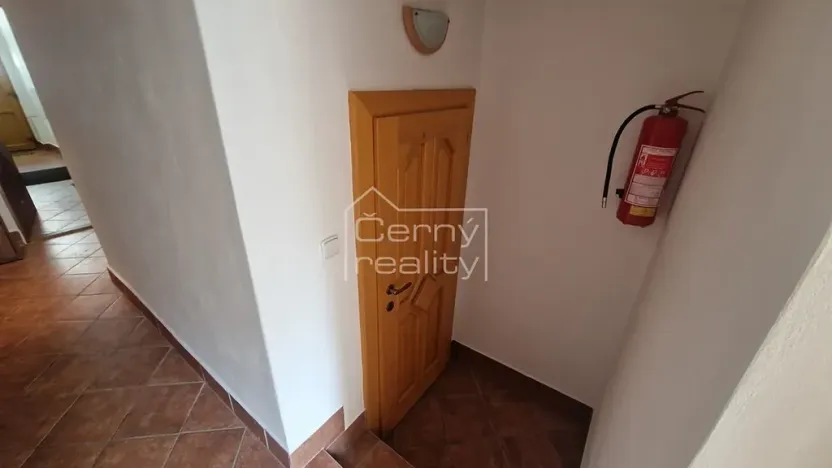 Pronájem bytu 4+kk, Pardubice, V Ráji, 350 m2