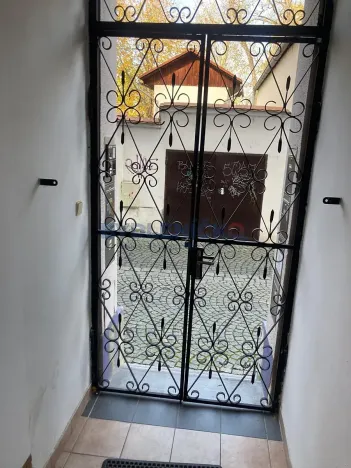 Pronájem komerční nemovitosti, České Budějovice, Hradební, 35 m2