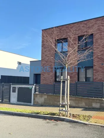 Pronájem rodinného domu, Praha - Ďáblice, Květnová, 172 m2