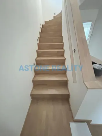 Pronájem rodinného domu, Praha - Ďáblice, Květnová, 172 m2