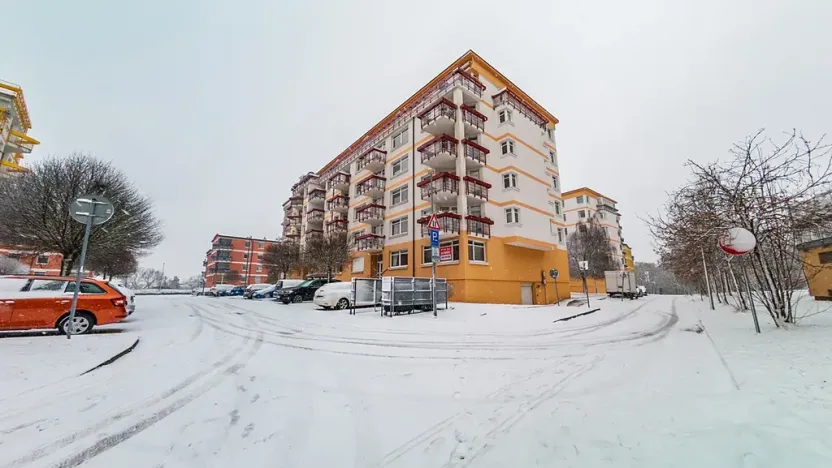 Pronájem bytu 1+kk, Praha - Libeň, Nad Okrouhlíkem, 42 m2