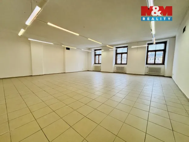 Pronájem obchodního prostoru, Jihlava, Masarykovo náměstí, 360 m2