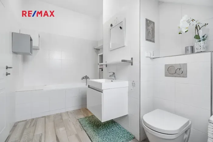 Prodej bytu 1+kk, Tuchoměřice, Ke Kovárně, 53 m2