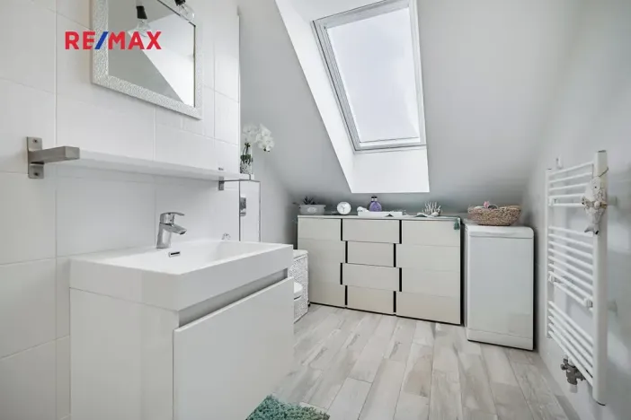 Prodej bytu 1+kk, Tuchoměřice, Ke Kovárně, 53 m2