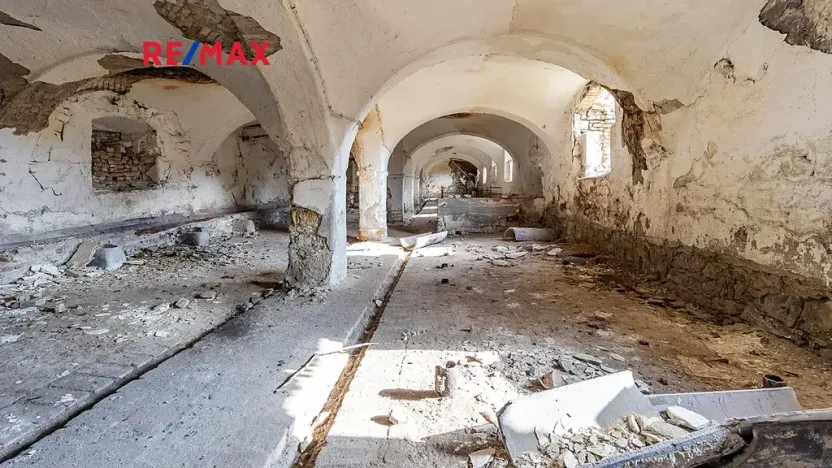 Prodej zemědělského objektu, Počedělice, 2500 m2