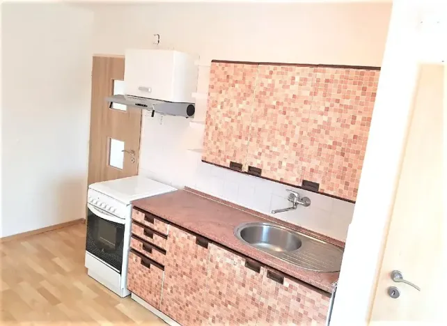 Pronájem bytu 2+1, České Budějovice, Pražská tř., 58 m2