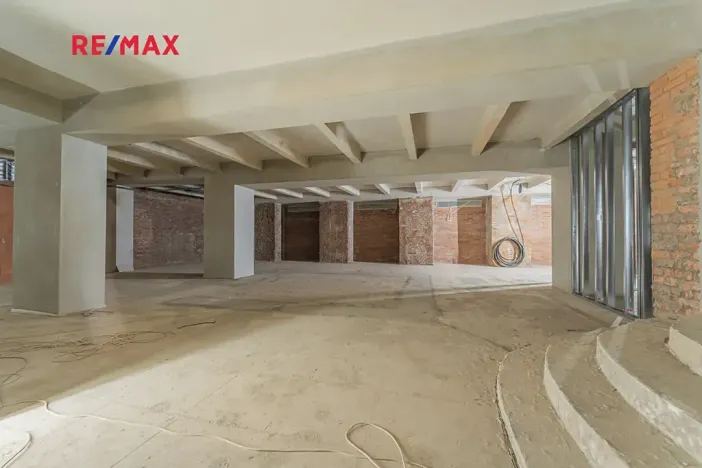 Pronájem obchodního prostoru, Praha - Nové Město, Hybernská, 526 m2