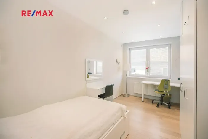 Prodej atypického bytu, Pardubice, Nerudova, 160 m2